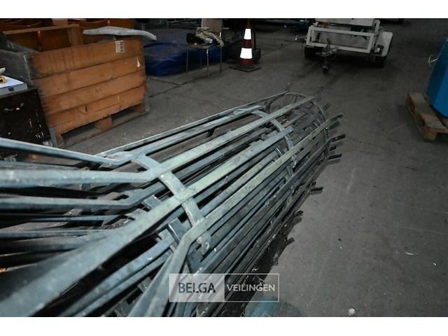 Partij metalen boombescherming - afbeelding 7 van  7
