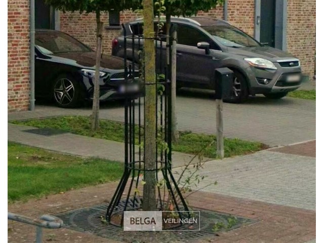 Partij metalen boombescherming - afbeelding 1 van  3