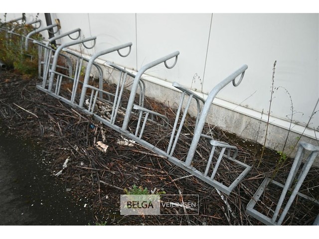 Partij metalen fietsrekken - afbeelding 5 van  7