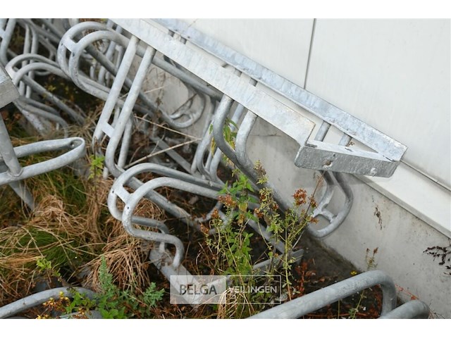 Partij metalen fietsrekken - afbeelding 7 van  7