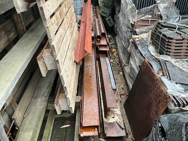 Partij metalen h profielen - afbeelding 1 van  4