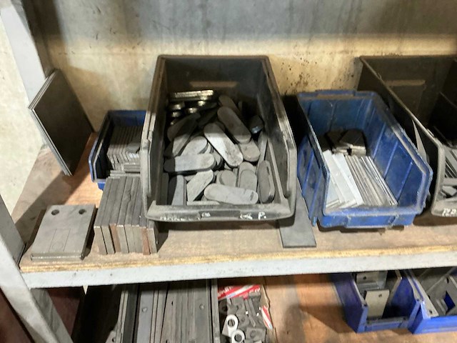 Partij metalen halffabrikaten - afbeelding 15 van  17