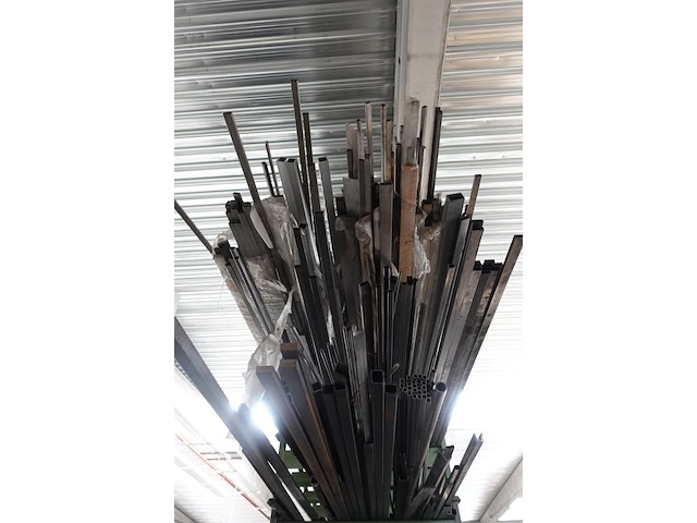 Partij metalen/ inox/aluminium profielen + 9 x houder - afbeelding 4 van  9