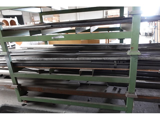 Partij metalen/ inox/aluminium profielen + 9 x houder - afbeelding 8 van  9