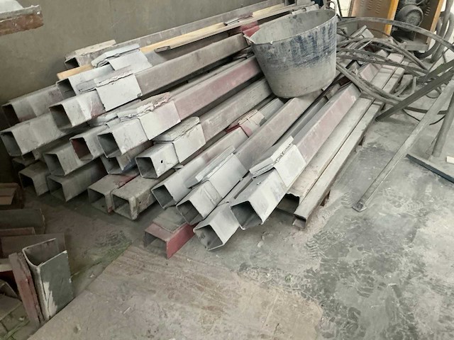Partij metalen kokerprofielen - afbeelding 2 van  6