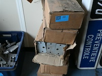 Partij metalen l-profielen