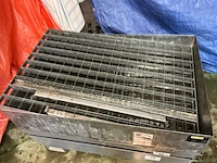 Partij metalen lekbakken met rooster 3x - afbeelding 3 van  4