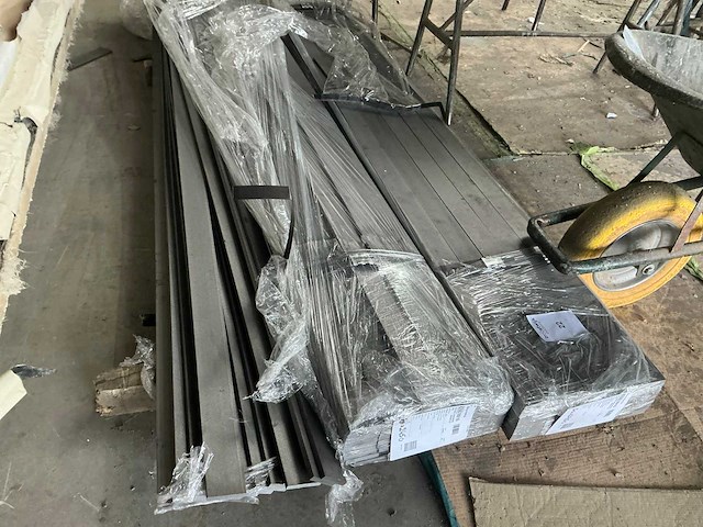 Partij metalen maatstukken - afbeelding 1 van  3