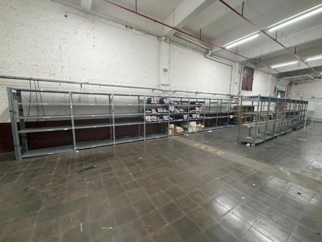 Partij metalen magazijnrekken - afbeelding 1 van  6