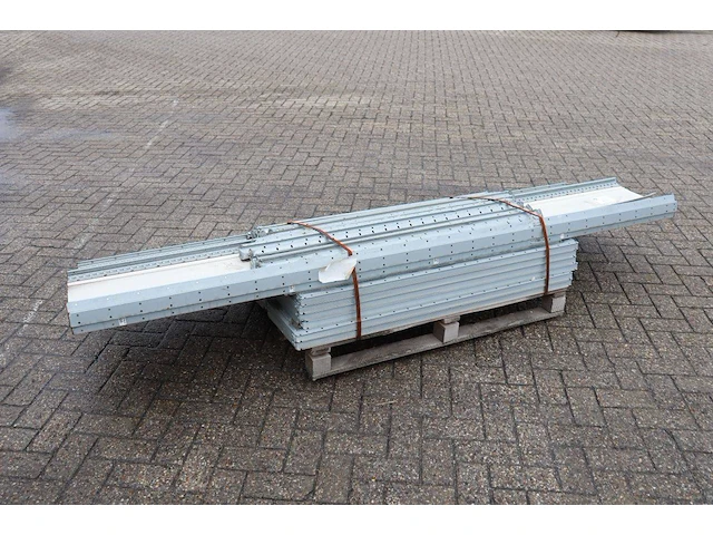 Partij metalen magazijnstelling met legborden - afbeelding 1 van  1