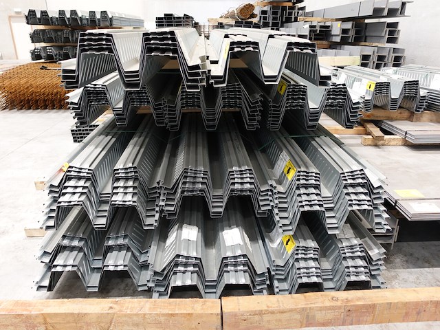 Partij metalen multideck - afbeelding 1 van  8