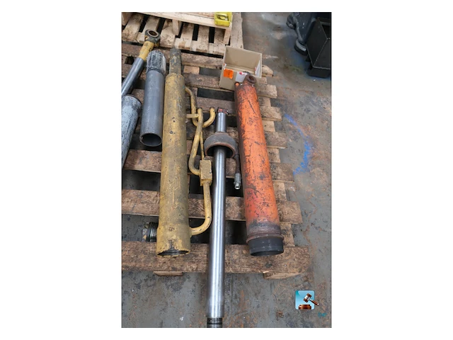 Partij metalen onderdelen - afbeelding 4 van  4
