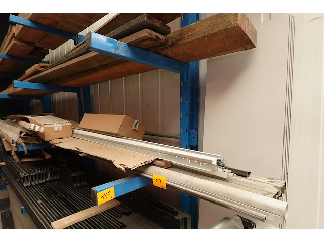 Partij metalen profielen - afbeelding 1 van  8