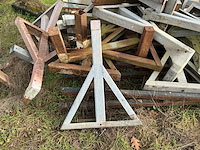 Partij metalen schragen en verlengstukken - afbeelding 2 van  5