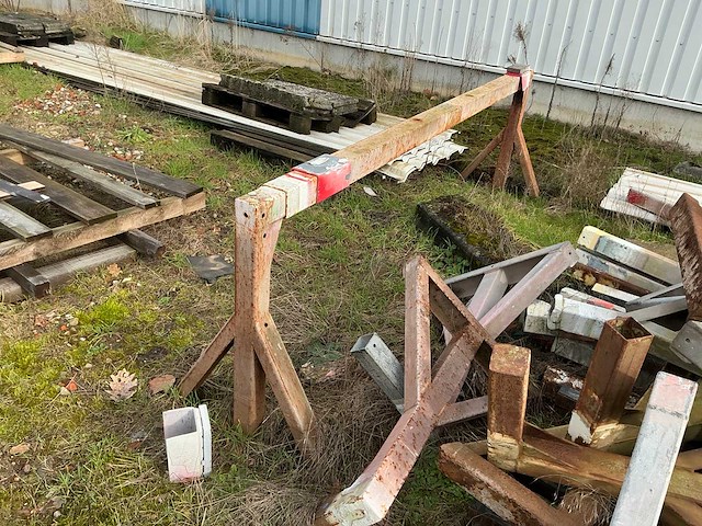 Partij metalen schragen en verlengstukken - afbeelding 3 van  5
