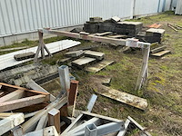 Partij metalen schragen en verlengstukken - afbeelding 4 van  5