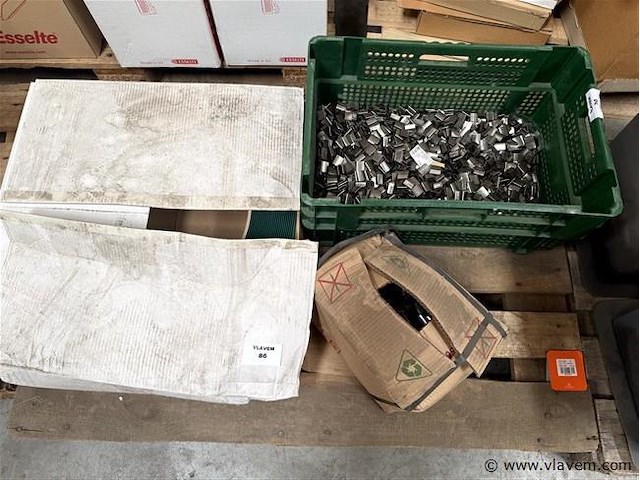 Partij metalen verzegelclips en rol omsnoeringsband - afbeelding 1 van  2