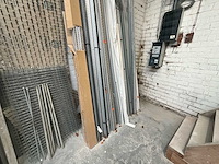 Partij metalen wapeningsgaas, betonijzer en rekstijlen/profielen - afbeelding 2 van  4