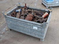 Partij metalen werkplaatsmateriaal