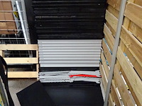 Partij metalen winkelrekken + losse onderdelen - afbeelding 2 van  10