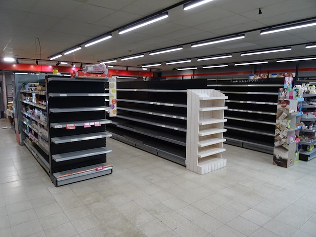 Partij metalen winkelrekken + losse onderdelen - afbeelding 1 van  10