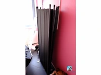 Partij meubilair en cosmetica-artikelen - afbeelding 18 van  18