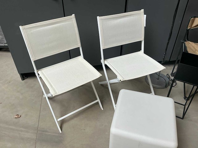 Partij meubilair en decoratie - afbeelding 1 van  3