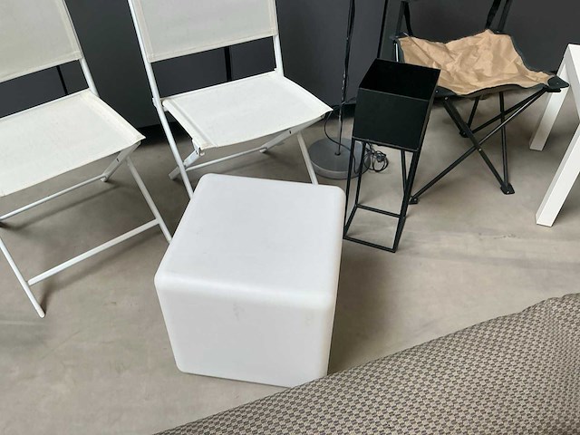 Partij meubilair en decoratie - afbeelding 4 van  6