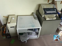 Partij meubilair met it-apparatuur - afbeelding 2 van  25