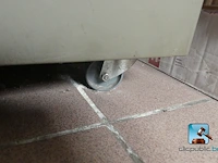 Partij meubilair met it-apparatuur - afbeelding 6 van  25