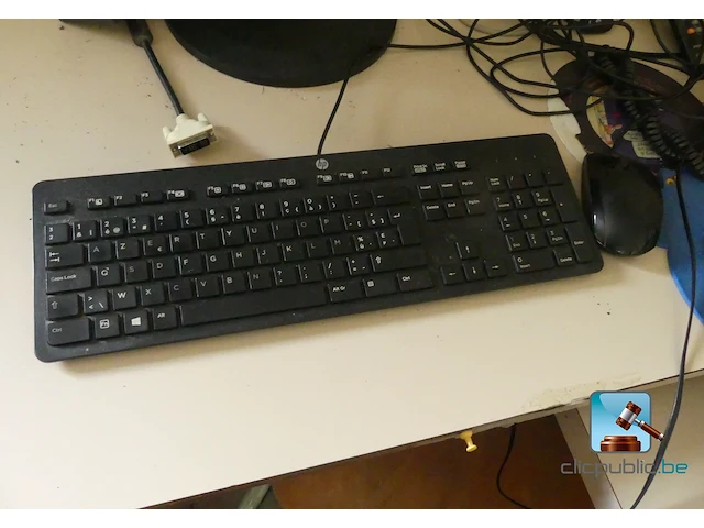 Partij meubilair met it-apparatuur - afbeelding 11 van  25