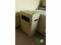 Partij meubilair met it-apparatuur - afbeelding 13 van  25