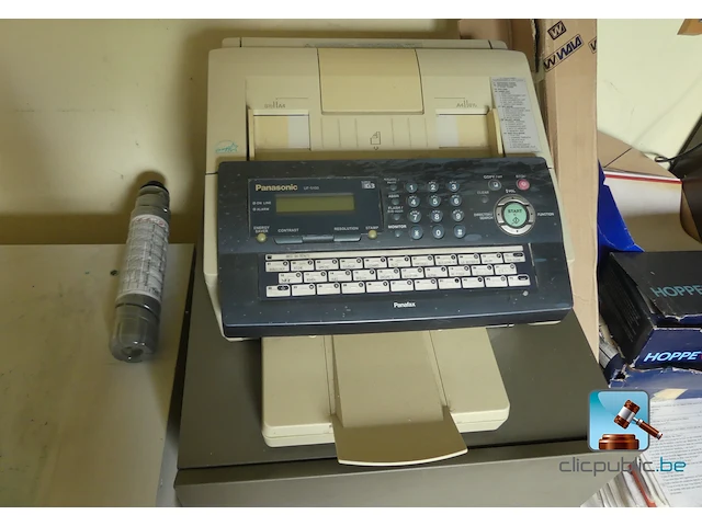 Partij meubilair met it-apparatuur - afbeelding 16 van  25