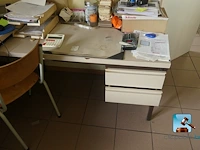 Partij meubilair met it-apparatuur - afbeelding 19 van  25