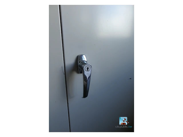 Partij meubilair met it-apparatuur - afbeelding 7 van  28