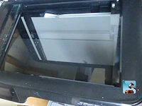 Partij meubilair met it-apparatuur - afbeelding 21 van  28