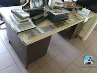 Partij meubilair met it-apparatuur - afbeelding 12 van  28