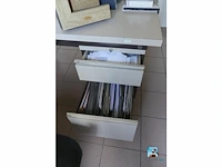 Partij meubilair met it-apparatuur - afbeelding 24 van  28