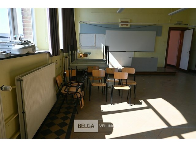 Partij meubilair - afbeelding 2 van  8