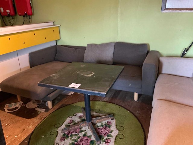 Partij meubilair - afbeelding 1 van  4