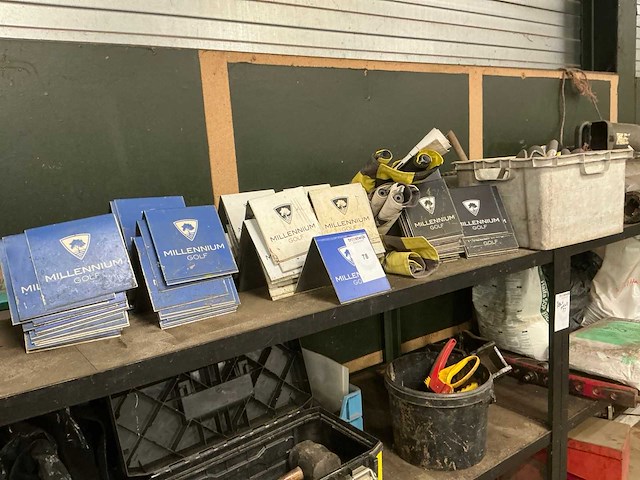 Partij millennium vlaggen en markers - afbeelding 1 van  4