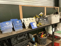 Partij millennium vlaggen en markers - afbeelding 1 van  4