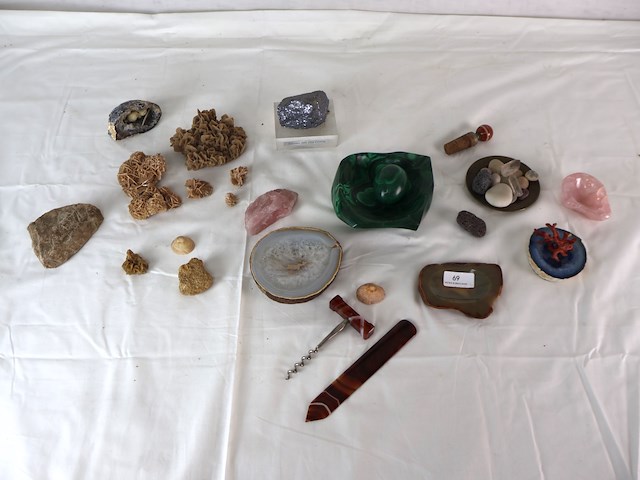 Partij mineralen en kristallen - afbeelding 1 van  9