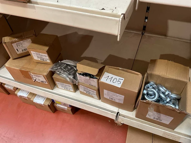 Partij moeren en ringen - afbeelding 1 van  6