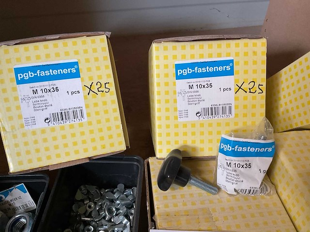 Partij moeren schroeven - afbeelding 5 van  9