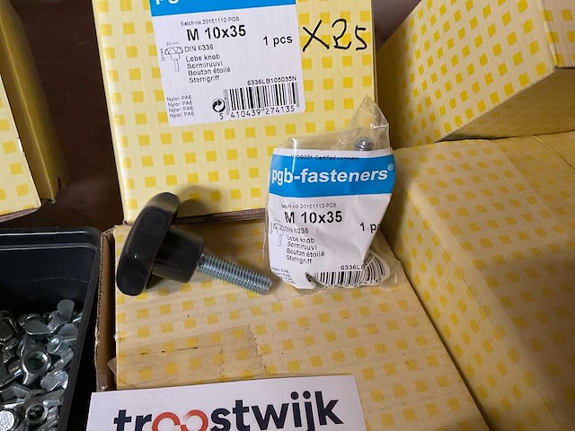 Partij moeren schroeven - afbeelding 6 van  9