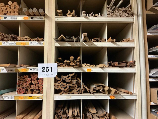 Partij moluren - afbeelding 5 van  9