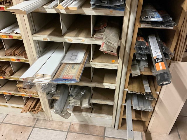 Partij moluren - afbeelding 7 van  9