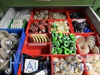 Partij montage-, afdichtings- en vacuümtoebehoren - afbeelding 2 van  144