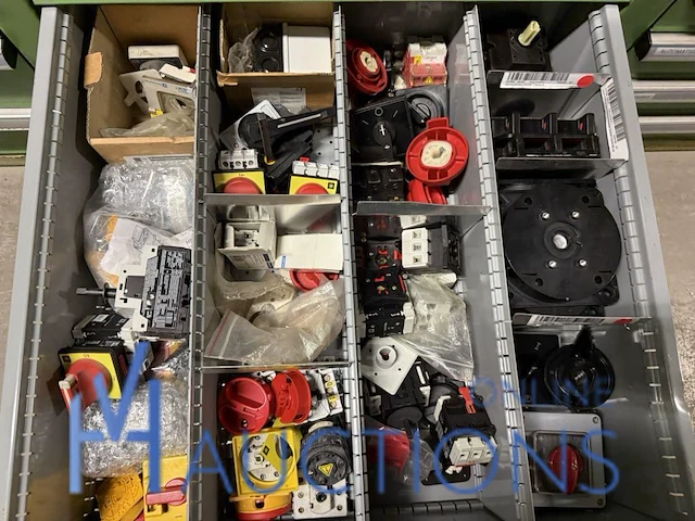 Partij motorbeveiligingen en lastscheiders - afbeelding 13 van  18